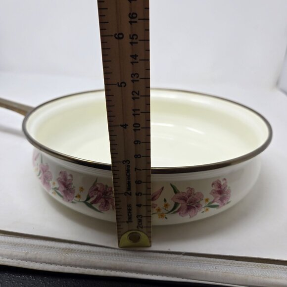Normandy Taiwan Vintage Enamel Frying Pan With Lily Floral Design & Brass Handle - Picture 13 of 13